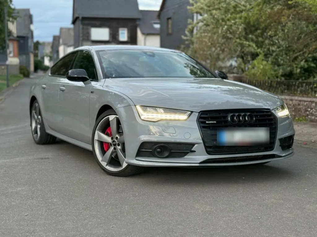Silbergrauer Audi A7 Sportback mit LED-Scheinwerfern